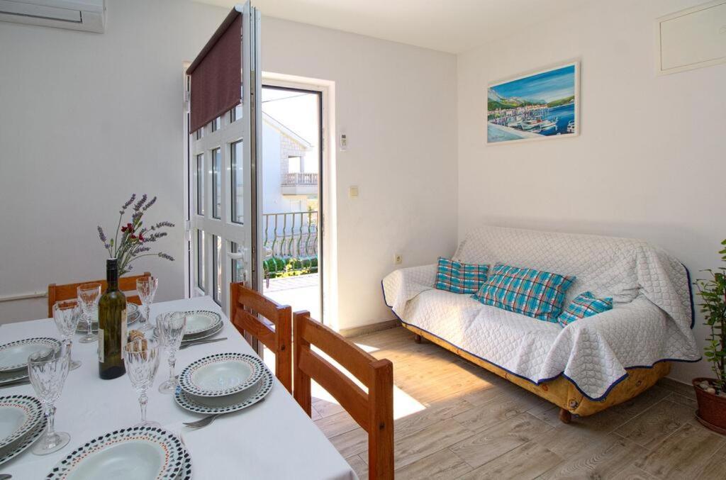 Apartment Zrno Макарска Экстерьер фото