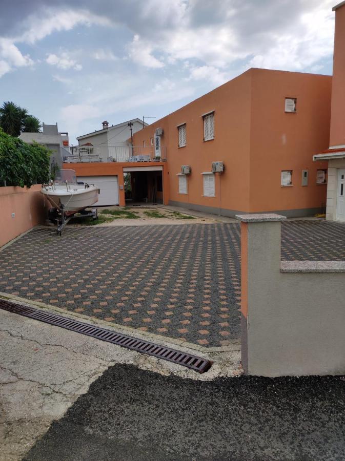 Apartment Zrno Макарска Экстерьер фото